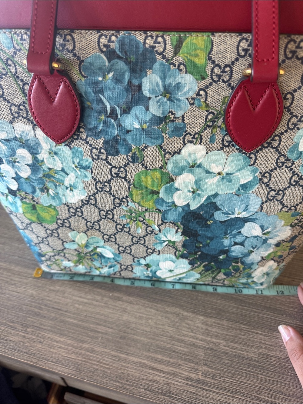 Gucci GG Supreme Monogram Blooms Medium. EUC. - Picture 14 of 16